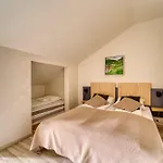 Solvgarden 4*